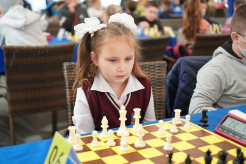 Играет Алиса Малюш